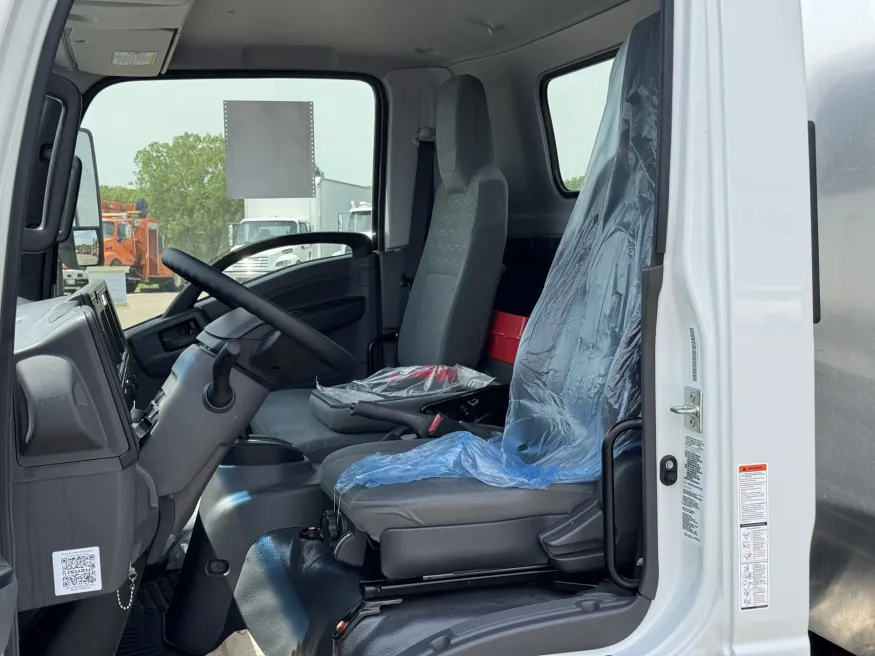 2025 Isuzu NRR | Photo 20 of 29