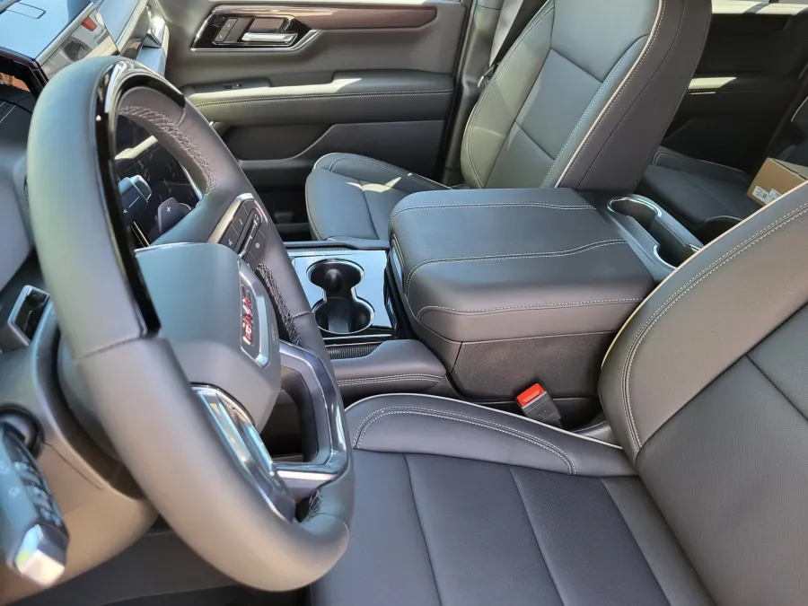 2026 GMC Yukon XL Elevation | Photo 11 of 27