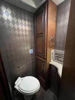 2014 Newmar Dutch Star 3736 | Thumbnail Photo 17 of 22