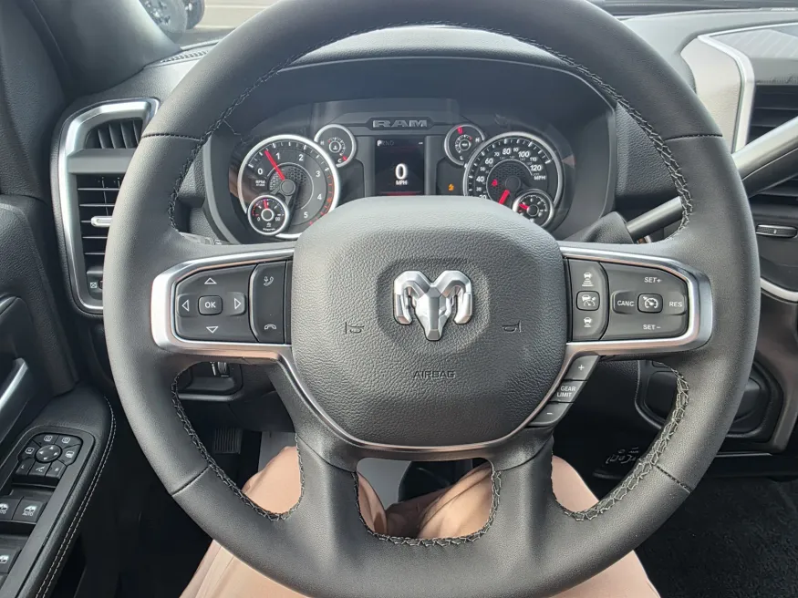 2026 RAM 2500 Big Horn | Photo 18 of 25