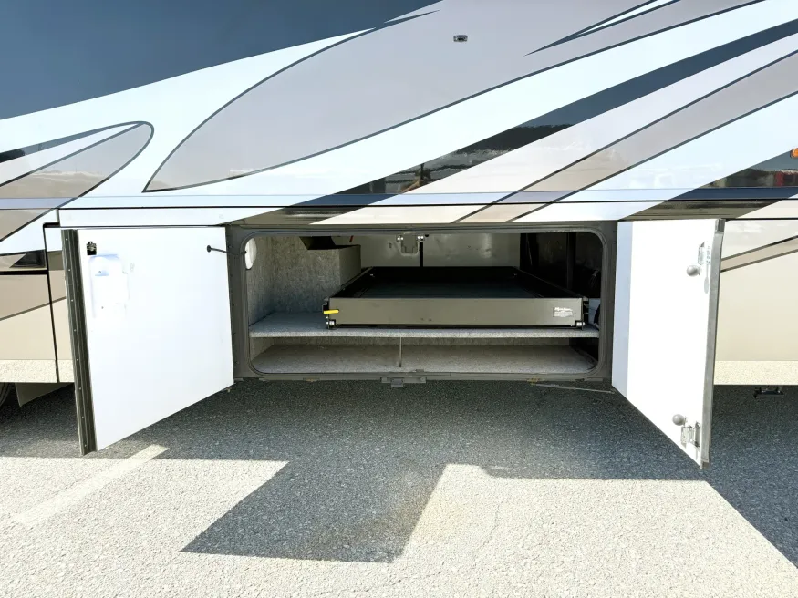 2012 Itasca Ellipse 42QD | Photo 31 of 32