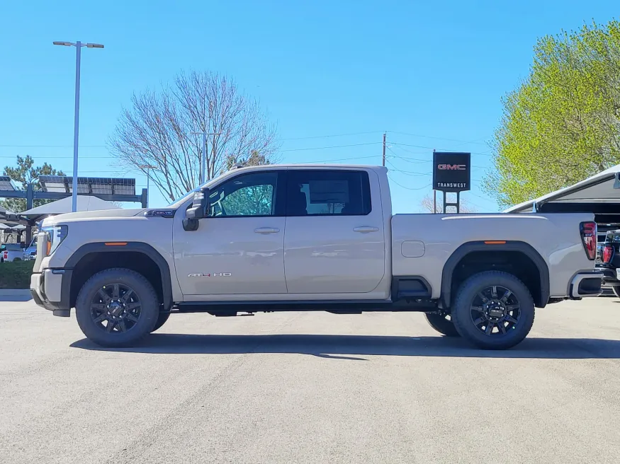 2026 GMC Sierra 2500HD AT4 | Photo 3 of 25