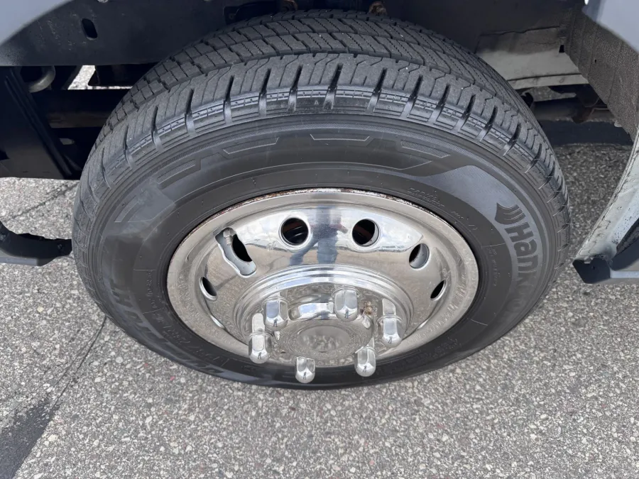 2018 Ford Transit | Photo 9 of 21