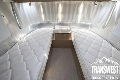 2018 Airstream Flying Cloud 25RB | Thumbnail Photo 17 of 20