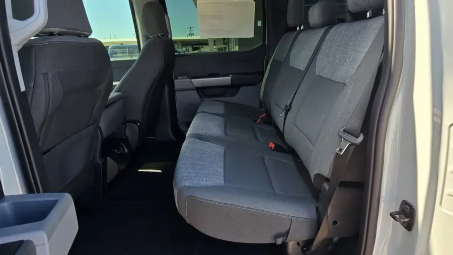 2025 Ford Super Duty F-250 | Photo 24 of 26