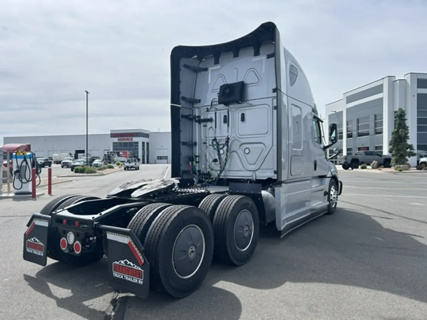 2026 Freightliner PJ126SLP | Photo 4 of 19