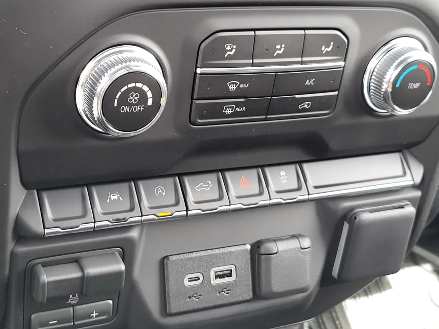 2026 GMC Sierra 1500 Pro | Photo 16 of 24