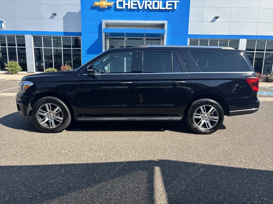 2023 Ford Expedition Max Limited | Photo 1 of 24