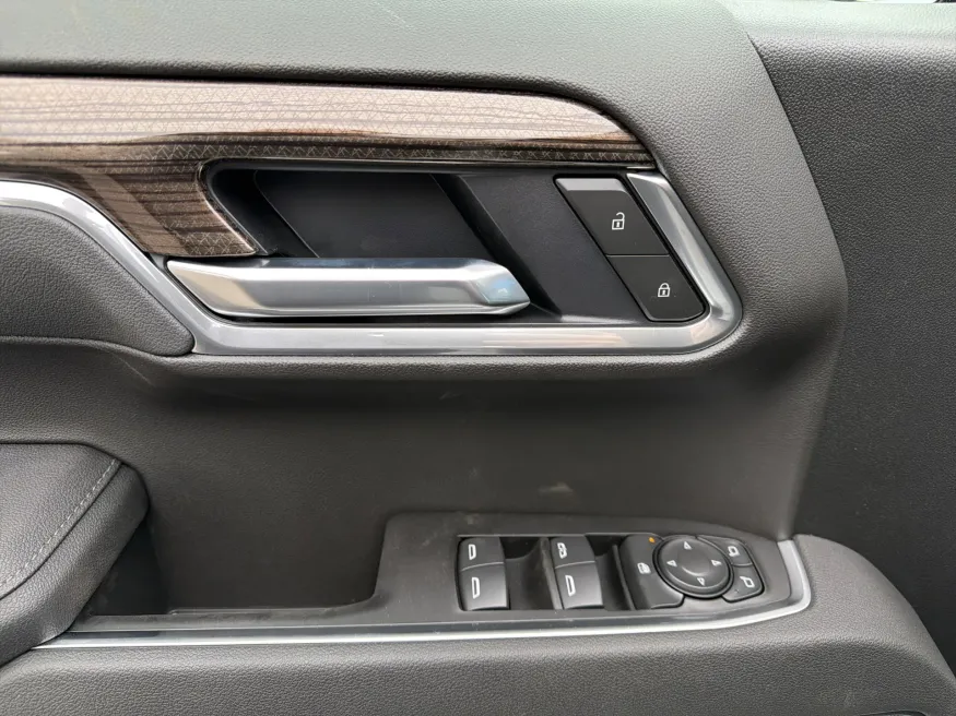 2026 Chevrolet Silverado 1500 LT | Photo 12 of 20