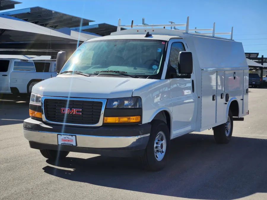 2025 GMC Savana Commercial Cutaway | Photo 4 of 22