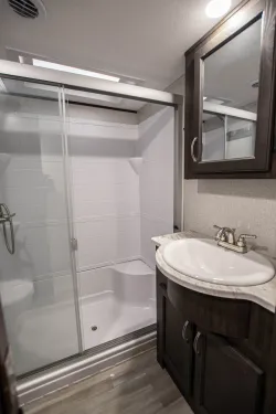 2022 Coachmen Brookstone 398MBL | Thumbnail Photo 23 of 27