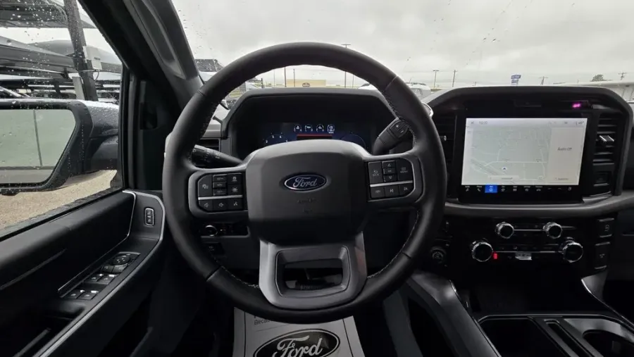 2025 Ford F-150 | Photo 16 of 29