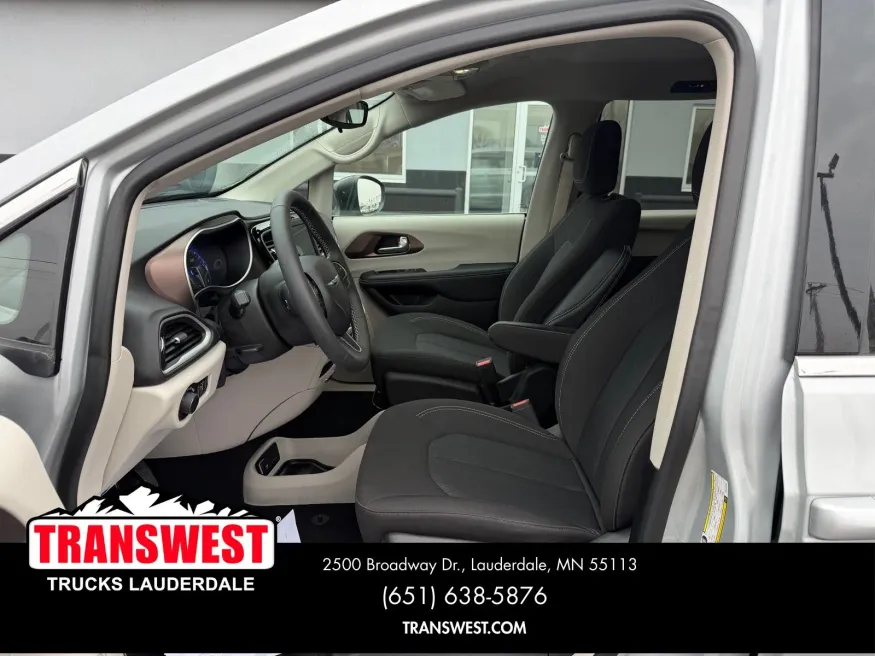 2024 Chrysler Voyager LX | Photo 9 of 23