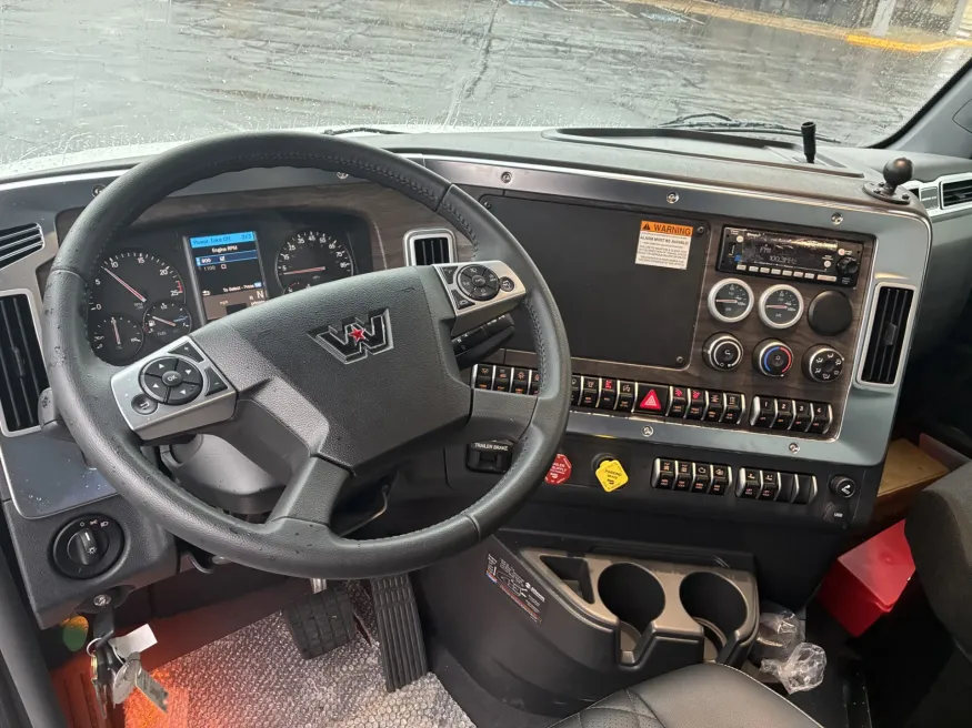 2026 Western Star 47X | Photo 7 of 10