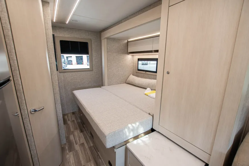 2026 Tiffin Wayfarer 25XPW | Photo 15 of 19