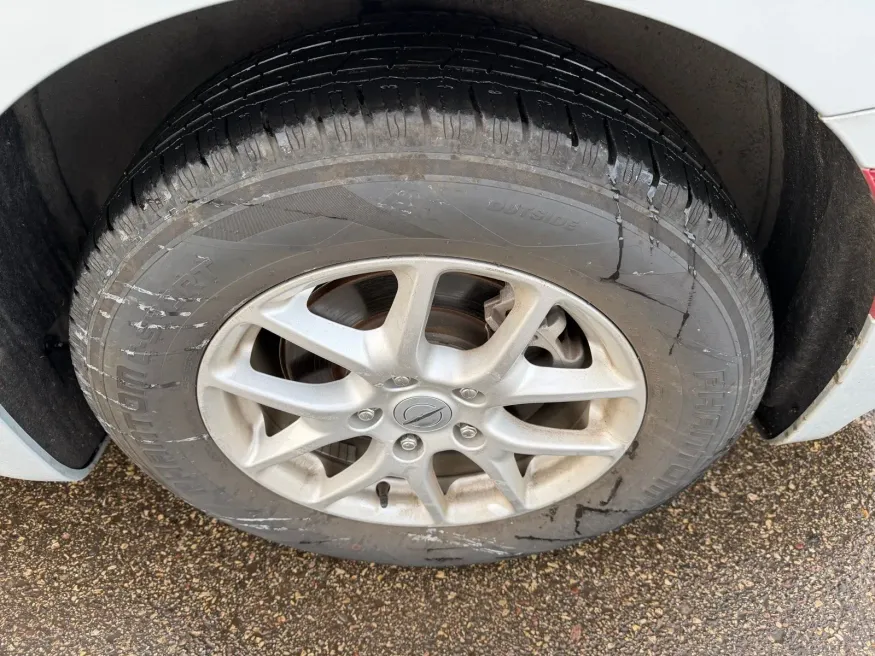 2024 Chrysler Pacifica | Photo 16 of 24