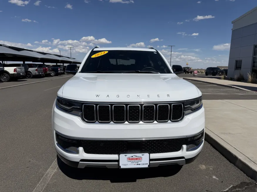 2024 Jeep Wagoneer Series II | Photo 2 of 22