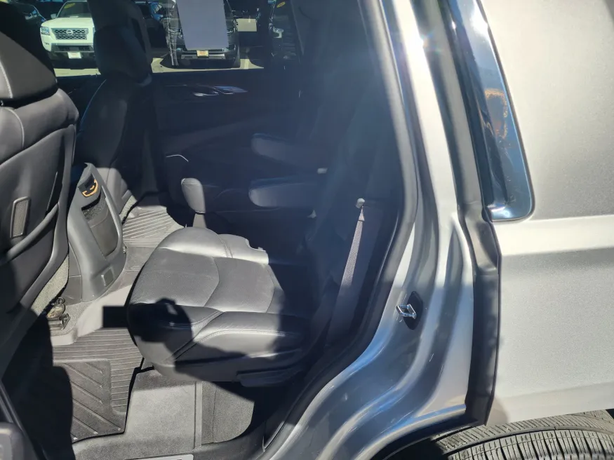 2019 Cadillac Escalade Luxury | Photo 14 of 33