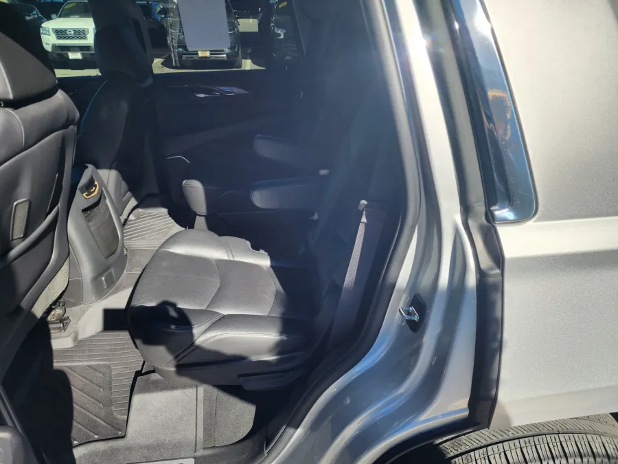 2019 Cadillac Escalade Luxury | Photo 14 of 33