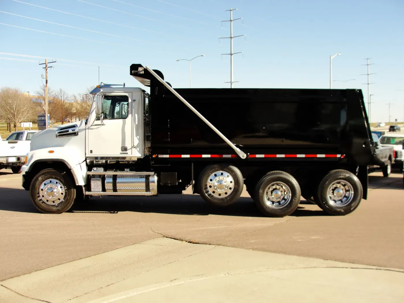 2018 Western Star 4700 | Photo 2 of 20