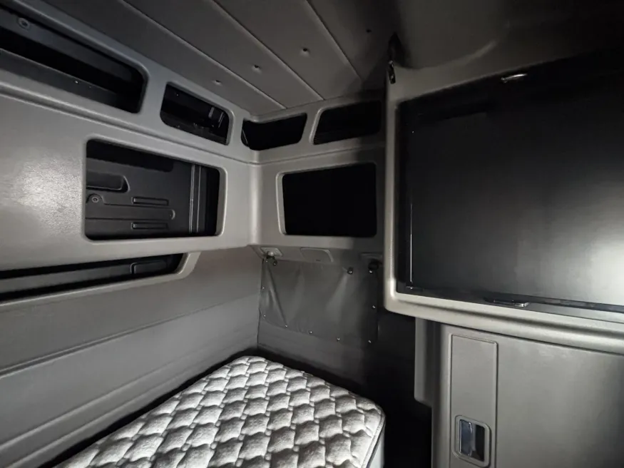 2022 Peterbilt 389 | Photo 19 of 20