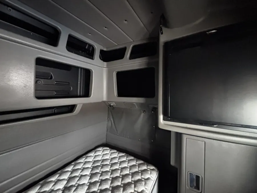 2022 Peterbilt 389 | Photo 19 of 20