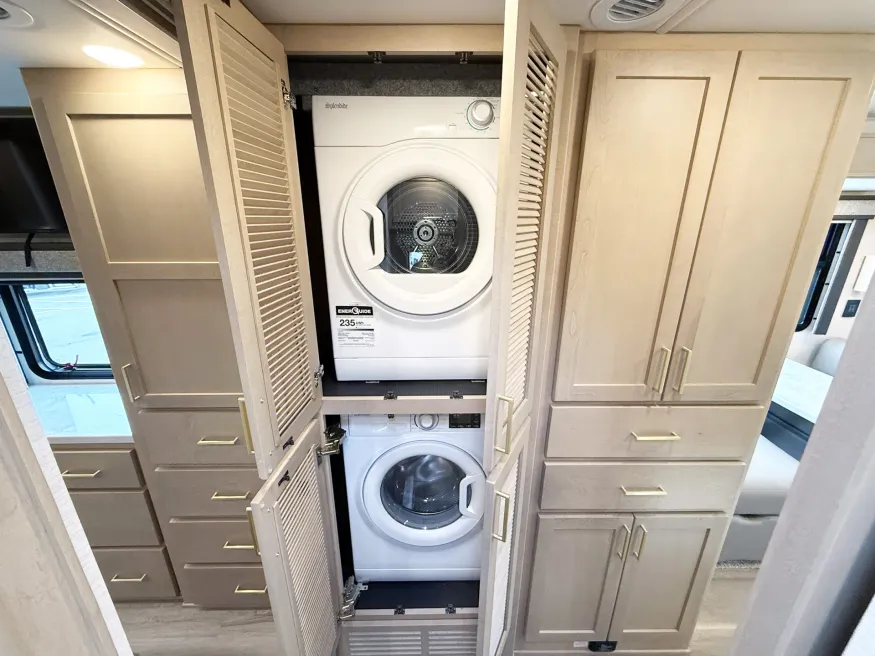 2026 Renegade Valencia 39RB | Photo 12 of 29