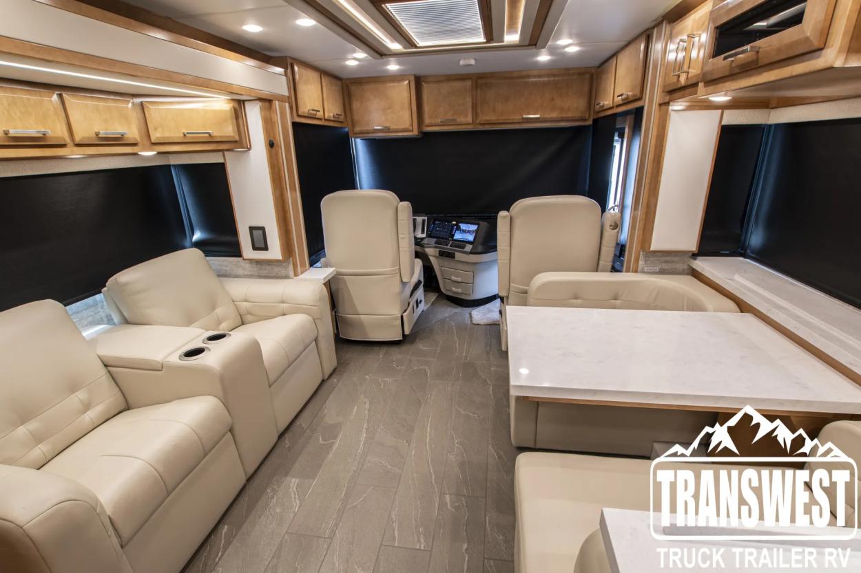 2023 Newmar New Aire 3547 | Photo 10 of 42