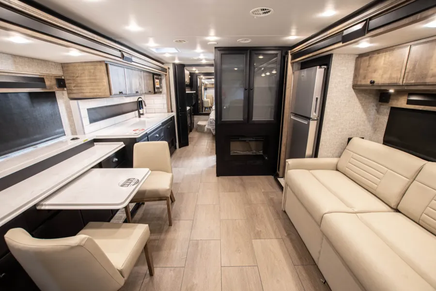 2026 Tiffin Allegro Breeze 33BR | Photo 3 of 21