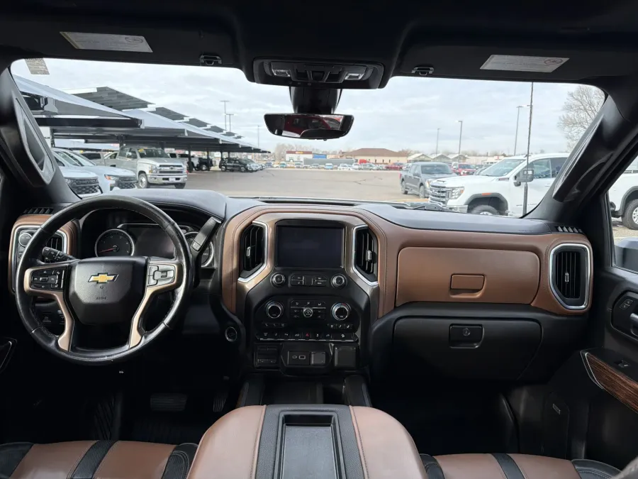 2022 Chevrolet Silverado 2500HD High Country | Photo 11 of 22