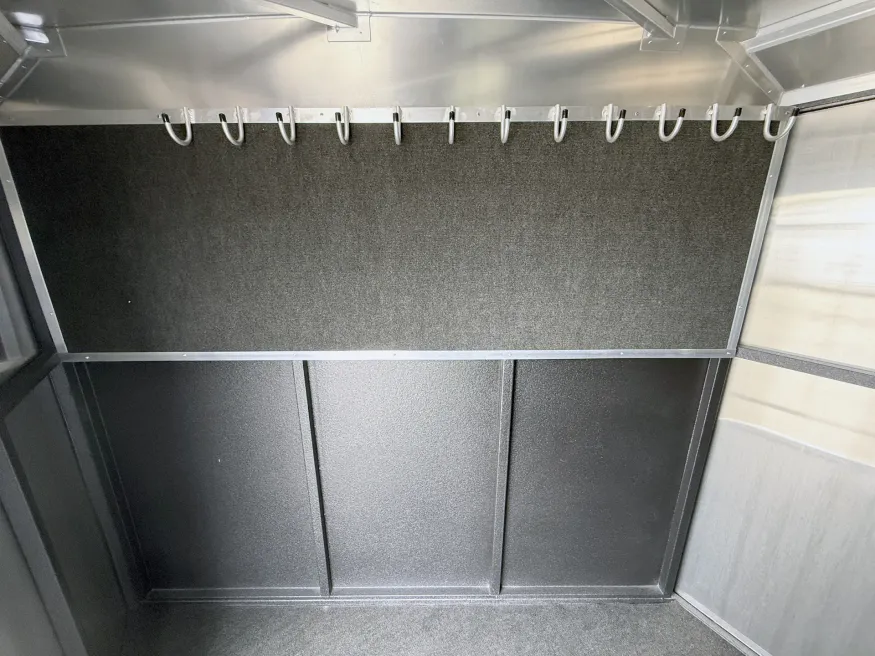 2025 Logan Coach Crossfire 3HGN | Photo 7 of 14