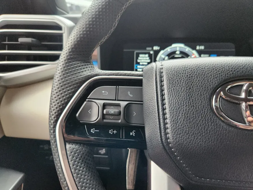 2024 Toyota Tundra 4WD Capstone Hybrid | Photo 24 of 30