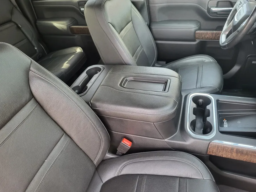 2020 GMC Sierra 2500HD Denali | Photo 12 of 25