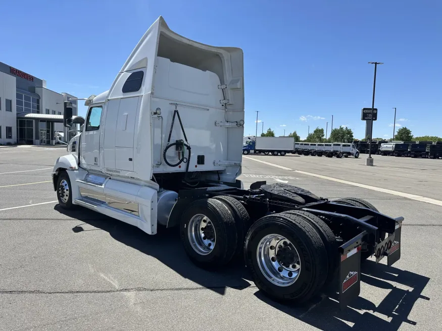 2022 Western Star 5700XE | Photo 7 of 22