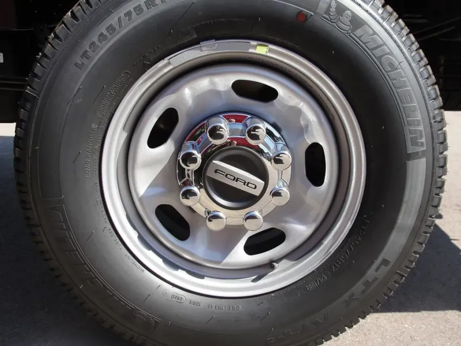 2026 Ford Super Duty F-250 XL | Photo 12 of 13