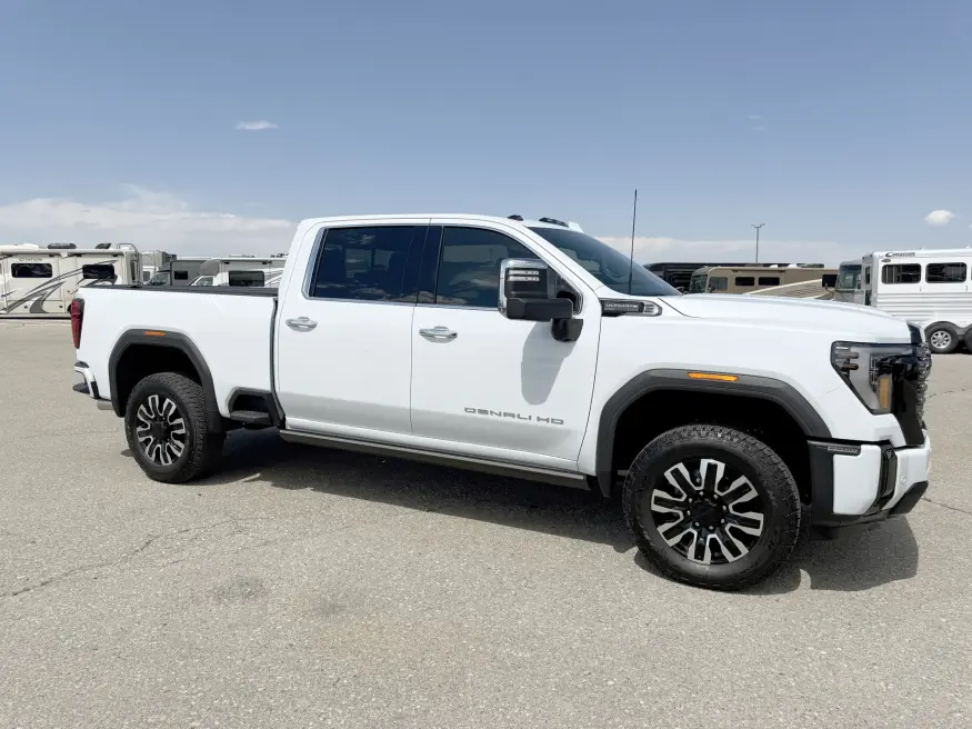 2026 GMC 2500 Denali Ultimate | Photo 23 of 23