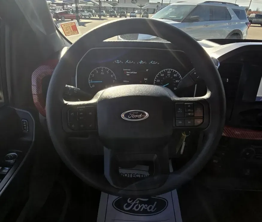 2023 Ford F-150 | Photo 15 of 28