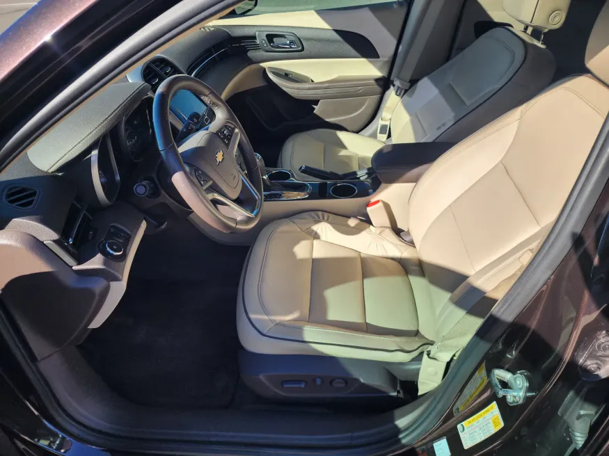 2015 Chevrolet Malibu LTZ | Photo 9 of 18