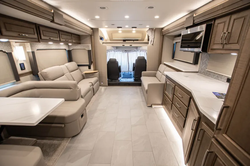 2026 Renegade Verona LE 40LTS | Photo 13 of 29