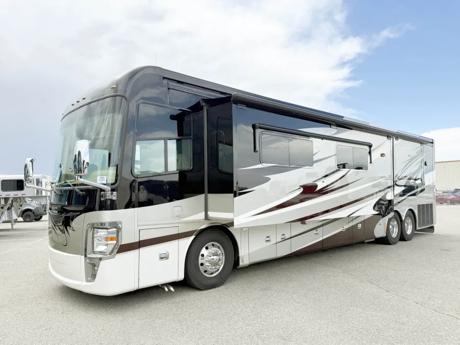 2013 Tiffin Zephyr | Photo 24 of 32