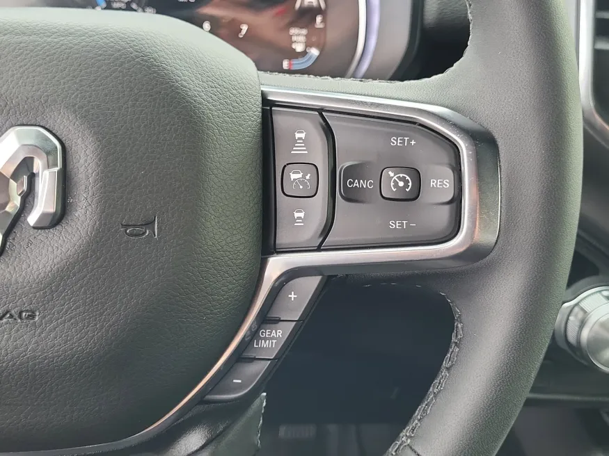 2025 RAM 1500 Laramie | Photo 13 of 26