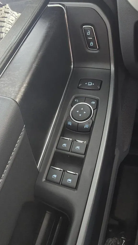 2026 Ford Super Duty F-350 | Photo 12 of 30