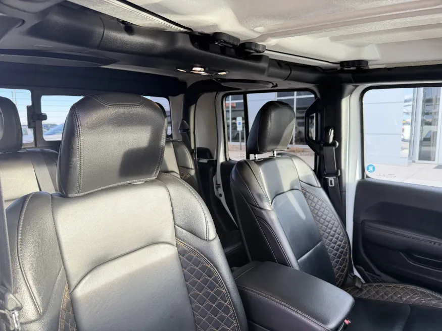 2023 Jeep Gladiator High Altitude | Photo 11 of 18