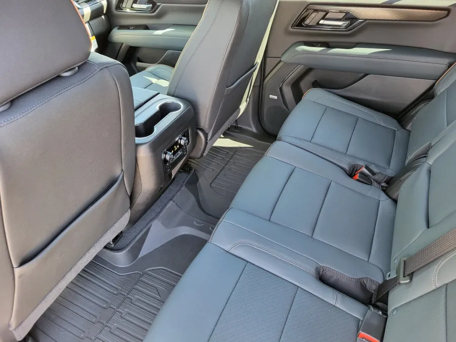 2026 GMC Yukon AT4 | Photo 22 of 25