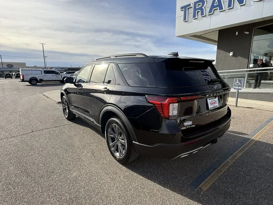 2026 Ford Explorer | Photo 6 of 24