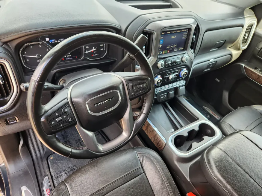 2023 GMC Sierra 2500HD Denali | Photo 7 of 30