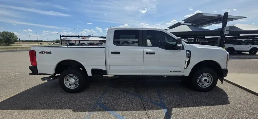 2026 Ford Super Duty F-250 | Photo 4 of 28