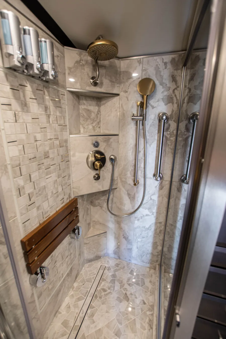 2026 Newmar Essex 4569 | Photo 29 of 35