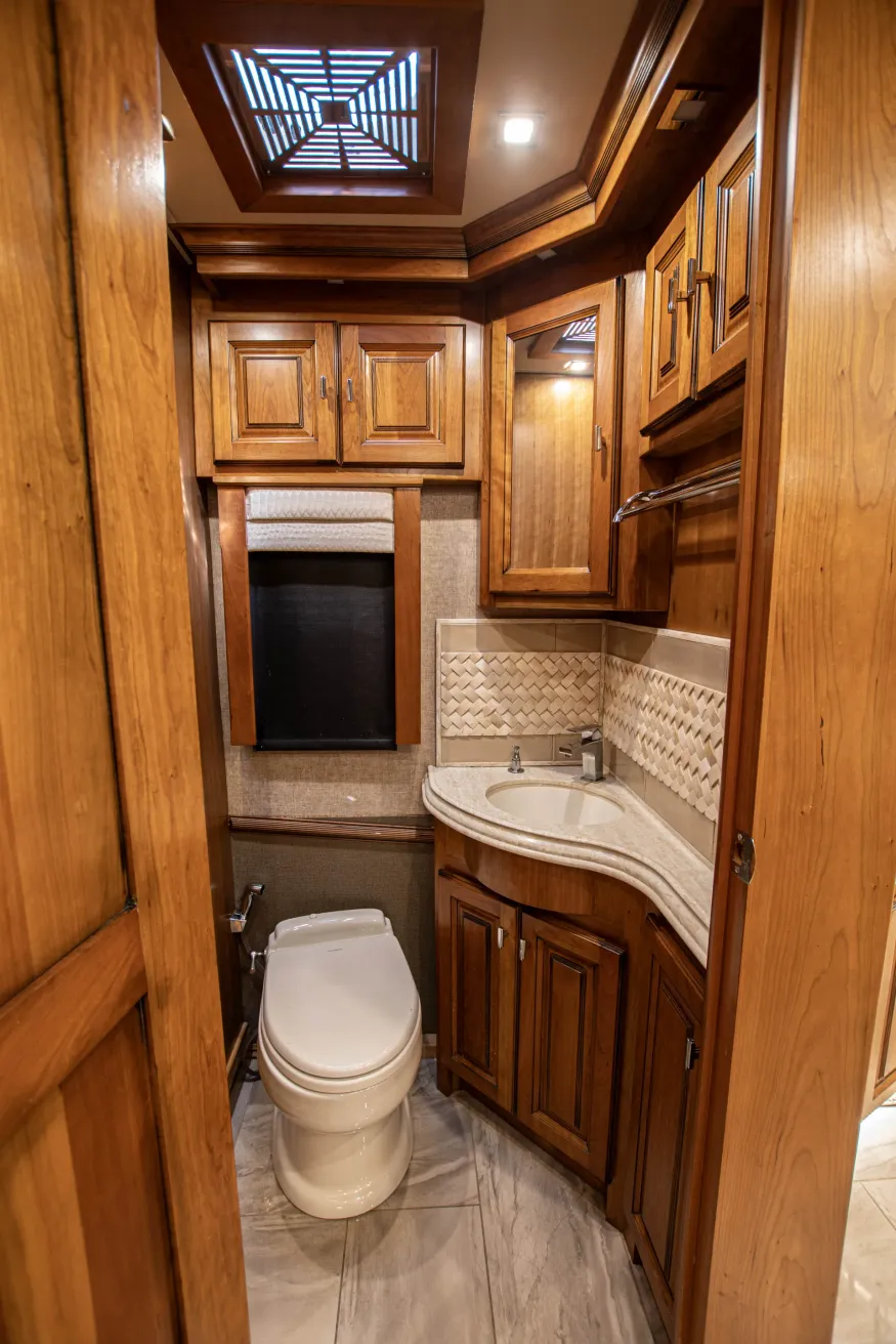 2018 Tiffin Allegro Bus 45OPP | Photo 24 of 33