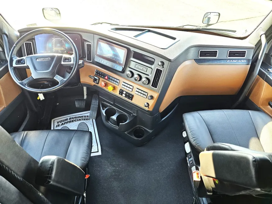 2024 Freightliner Cascadia | Photo 22 of 24